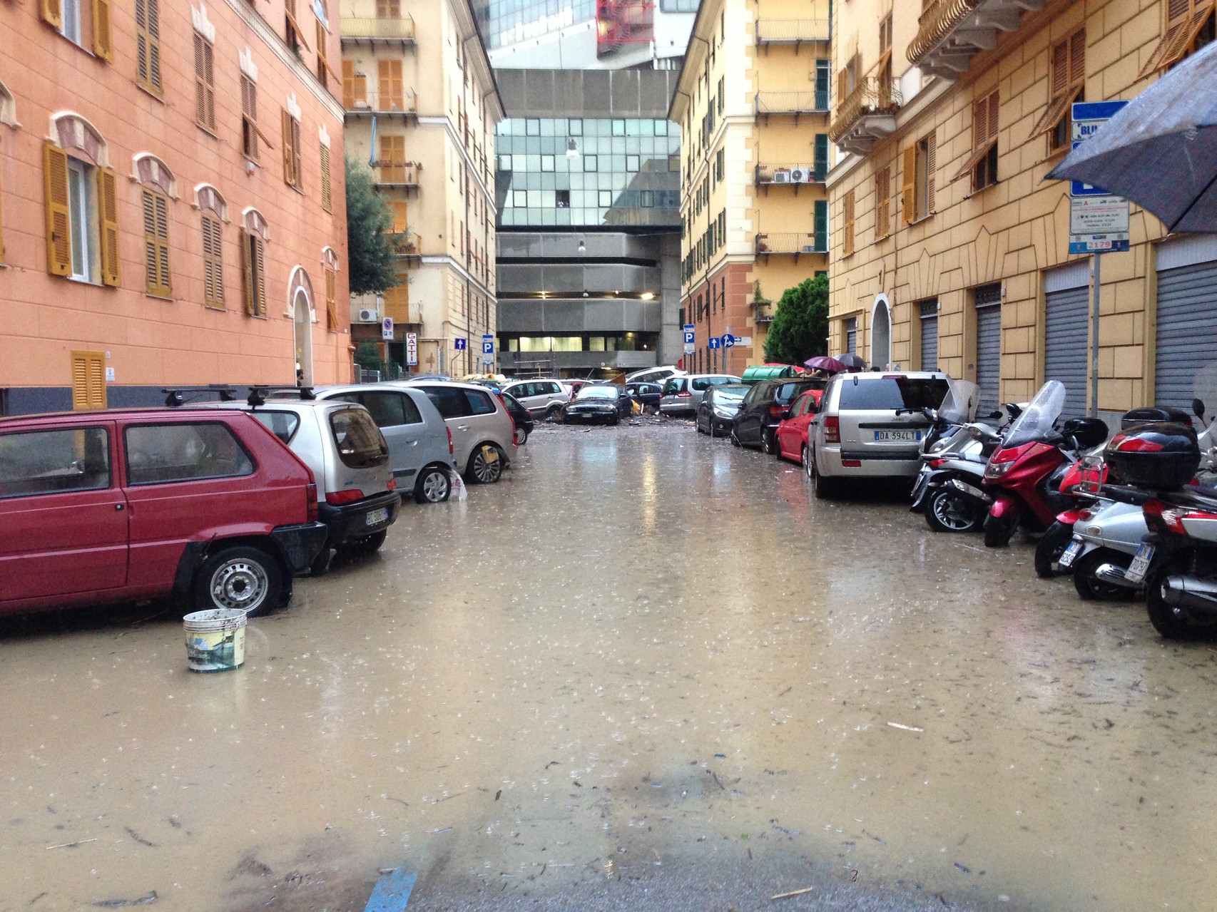 Venerdì 10 Ottobre 2014 alluvione Genova - Via Antiochia