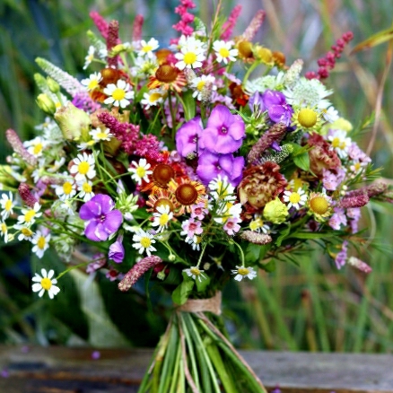 Blumenstrauß mit Deko