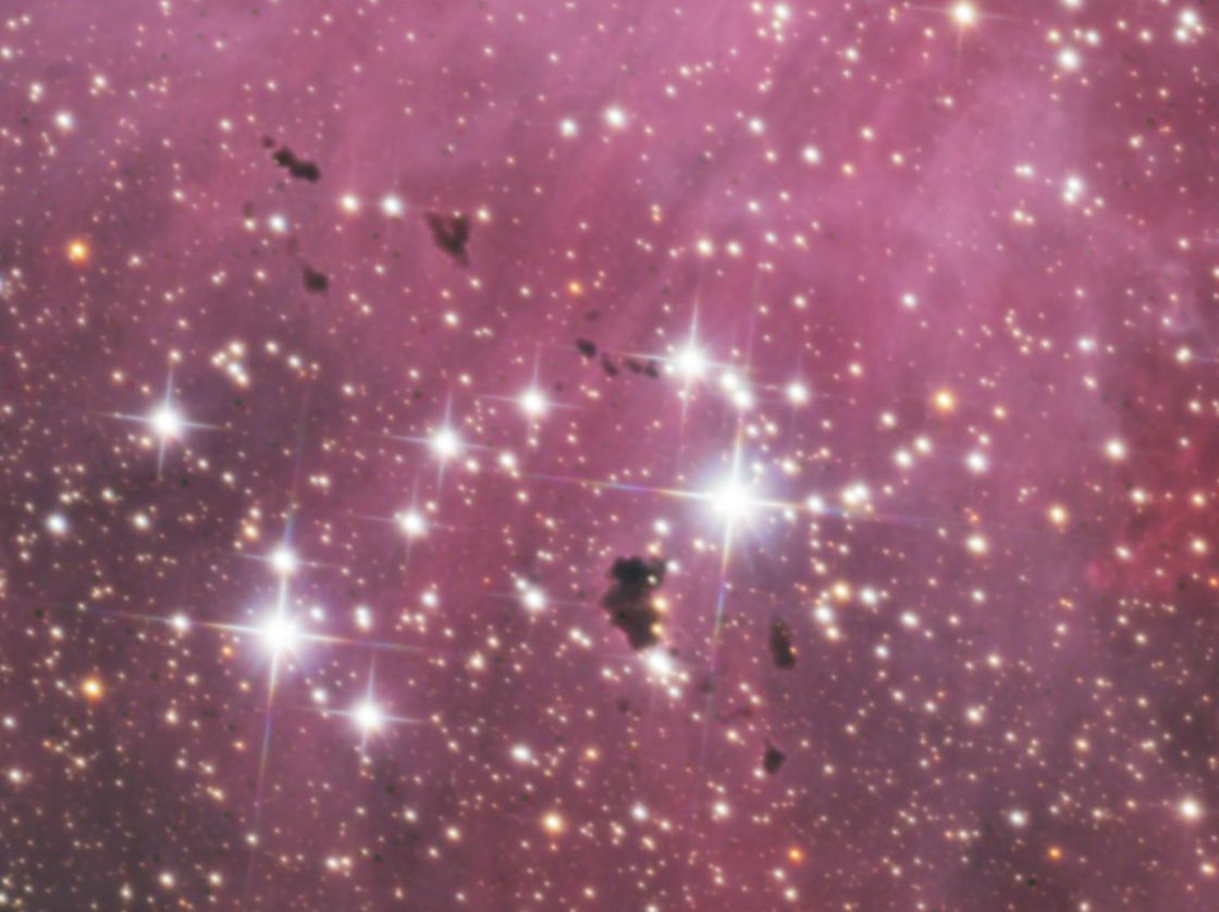 gros plan de IC2944, nuages denses de poussières, les globules de Bok, appelés ici, Globules de Thackeray, régions de formation d'étoiles