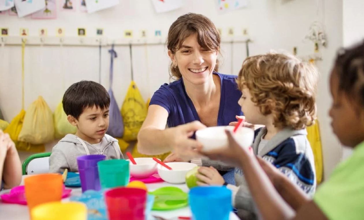 Lavora con noi: cercasi assistente all'infanzia per asilo nido a Voghera