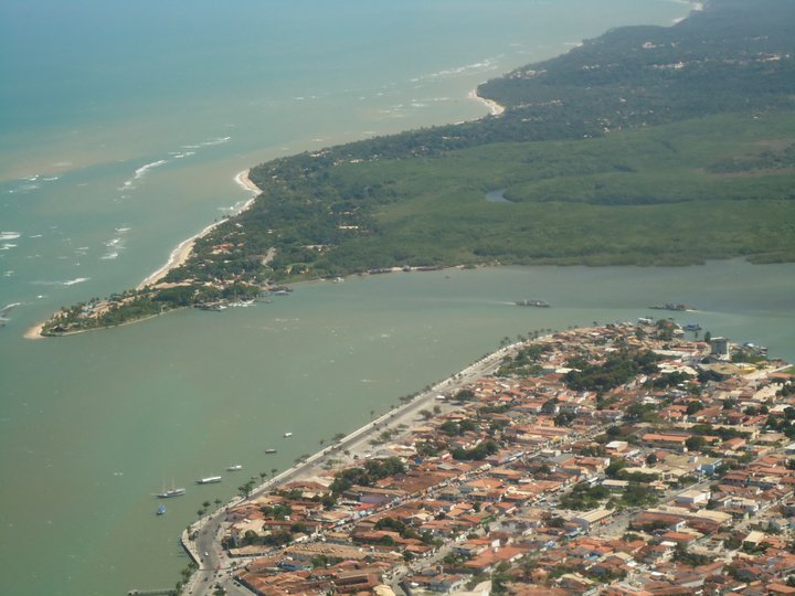 Porto Seguro from above and Arraial da Ajuda at the other side of the river