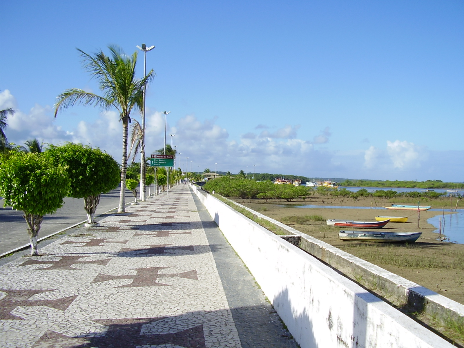 the small harbour walkway, leading to the main harbour and to the bus station