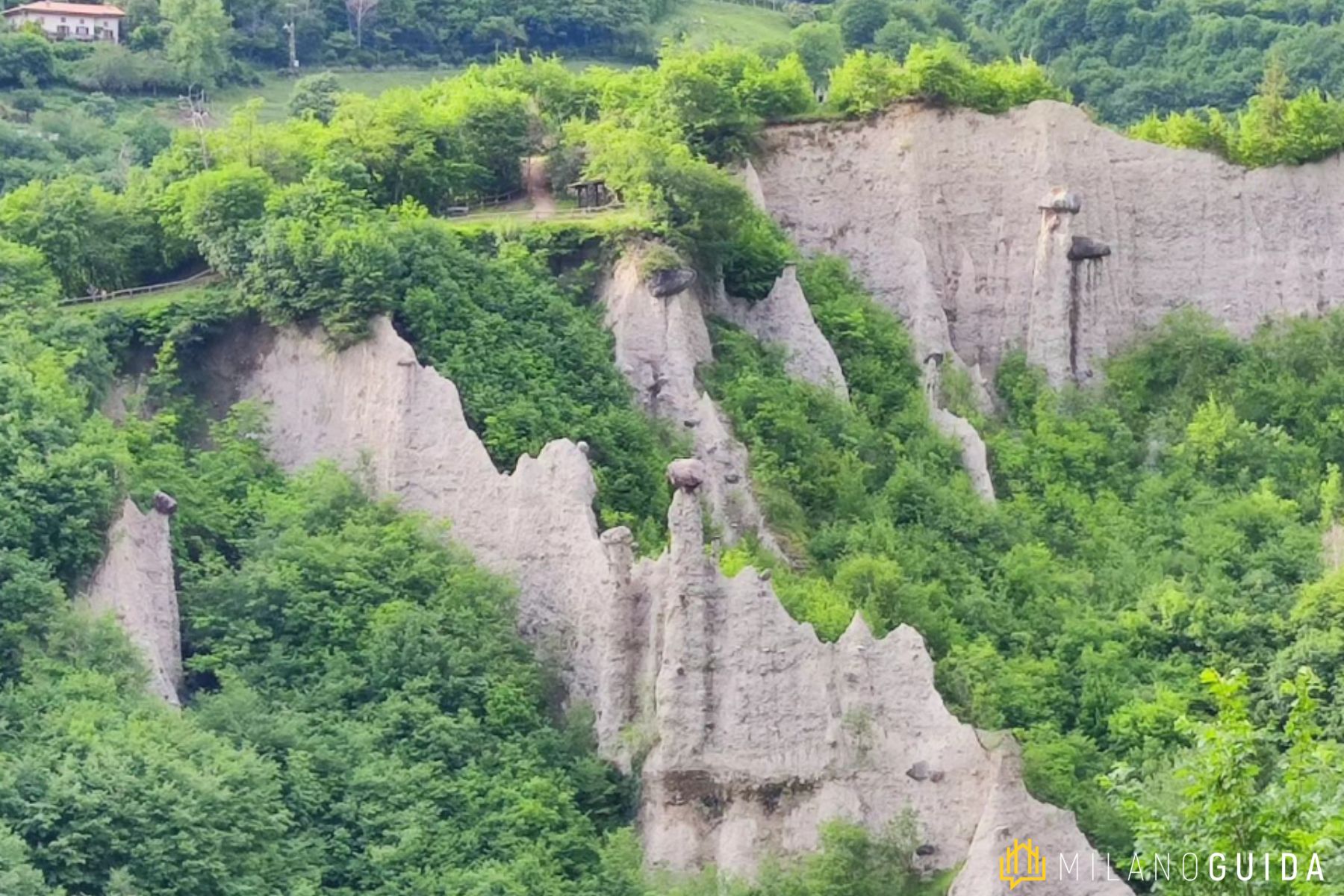Visita guidata Camini fate Piramidi Zone