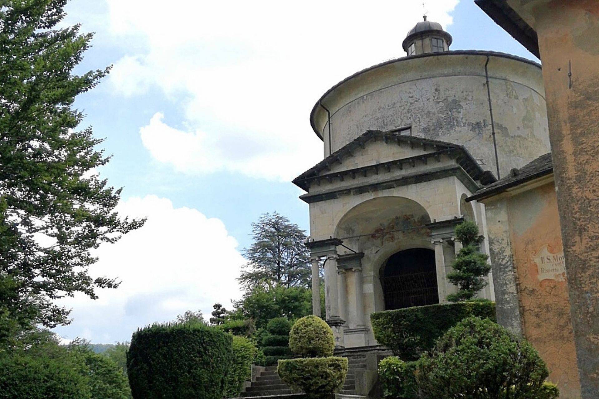 Visita guidata al Sacro Monte di Varallo e a Orta San Giulio con partenza da Milano