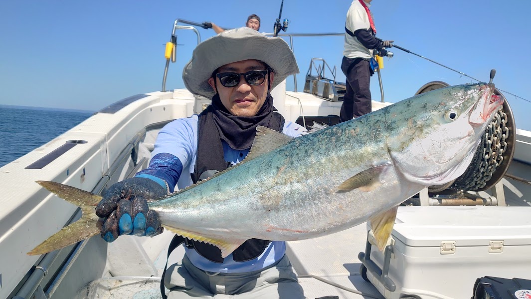 5/10　皆さん巨鰤キャッチ！4人ですけど　