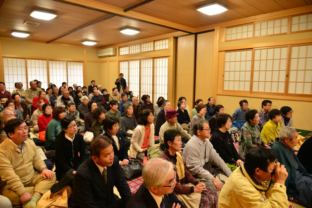 会場は立見席が出るほど、一杯になりました。