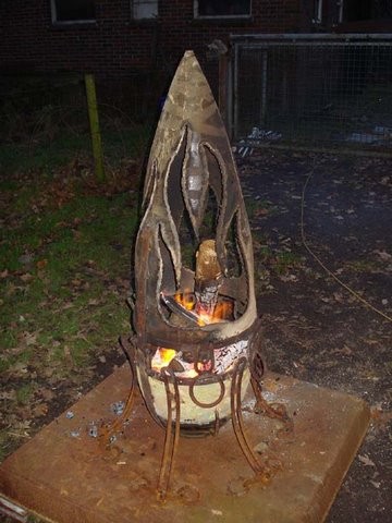 Feuerstelle auseinem alten Seezeichen