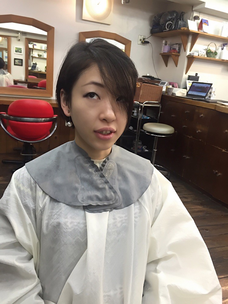 ショートカットのあの娘もパーマでこの笑顔