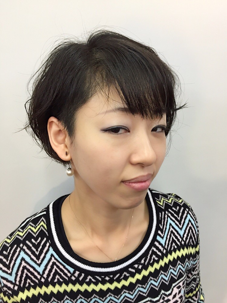 ショートカットのあの娘もパーマでこの笑顔