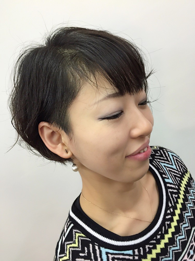 ショートカットのあの娘もパーマでこの笑顔