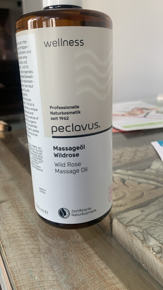 Neu Regeneration durch hochwertiges Rosenöl!Wellnessmassage 60 min.Preis 79 Euro 