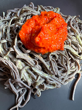 Schwarze Bohnenpasta - probiert