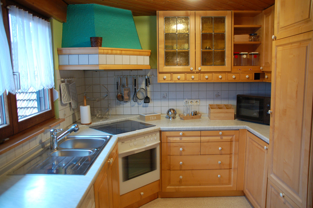 kitchenette met fornuis, spoelbak