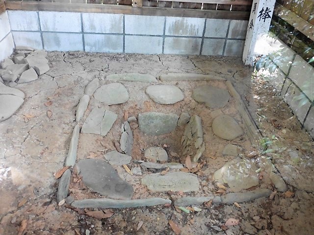 保美濃山抜鉾神社敷石住居跡