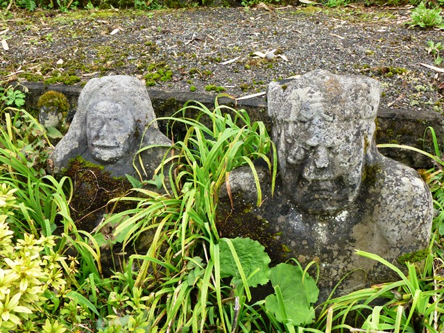 閻魔大王と奪衣婆（神流町）