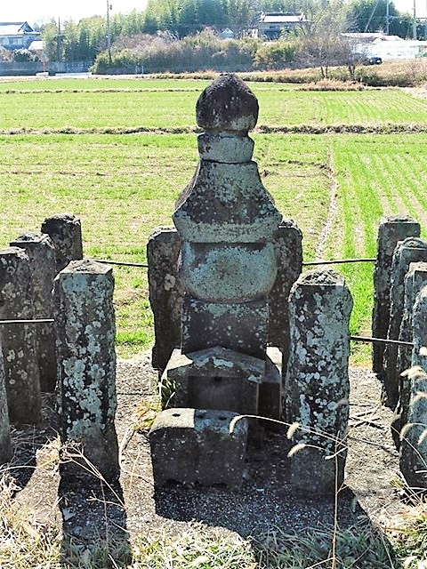 長尾景英の供養塔（前橋市西大室町）