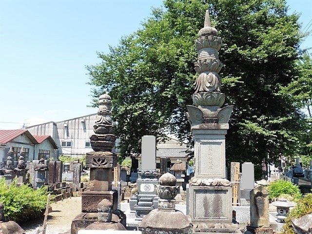 地頭・長谷川氏の墓（仁叟寺）