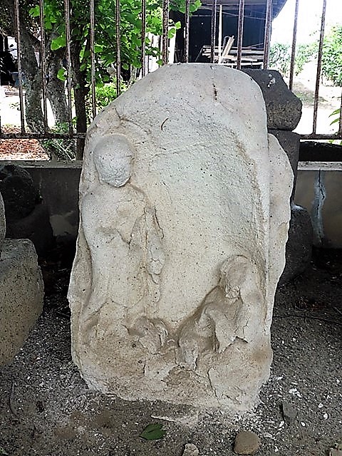 上植木の建長石仏（伊勢崎市）