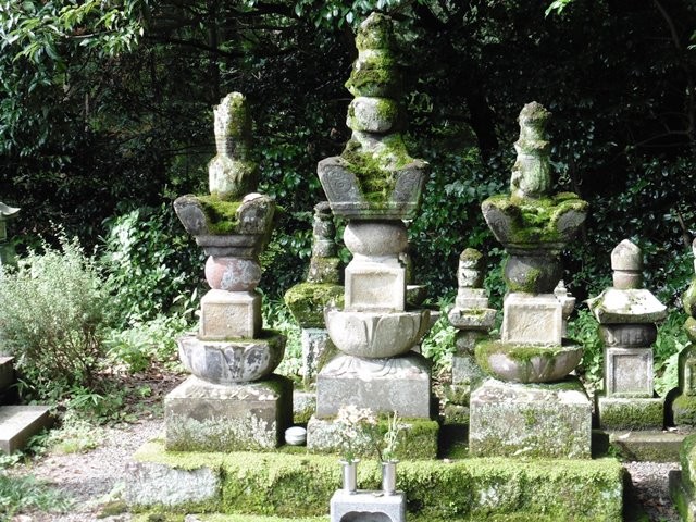 高田憲頼の墓（陽雲寺）