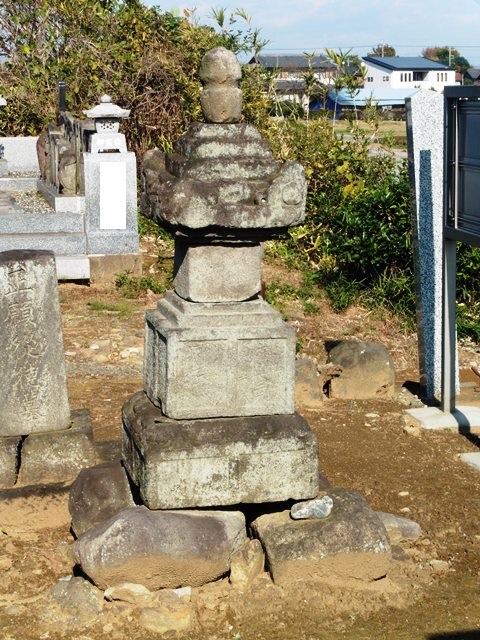 旧来迎寺跡の宝篋印塔