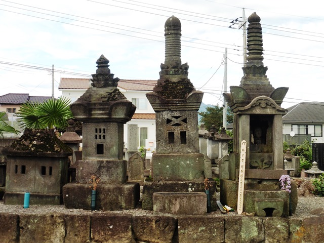 新田一門・大島氏の墓（渋川市石原）