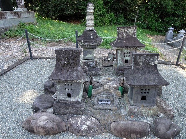 長井正實 父子の墓（天陽寺）