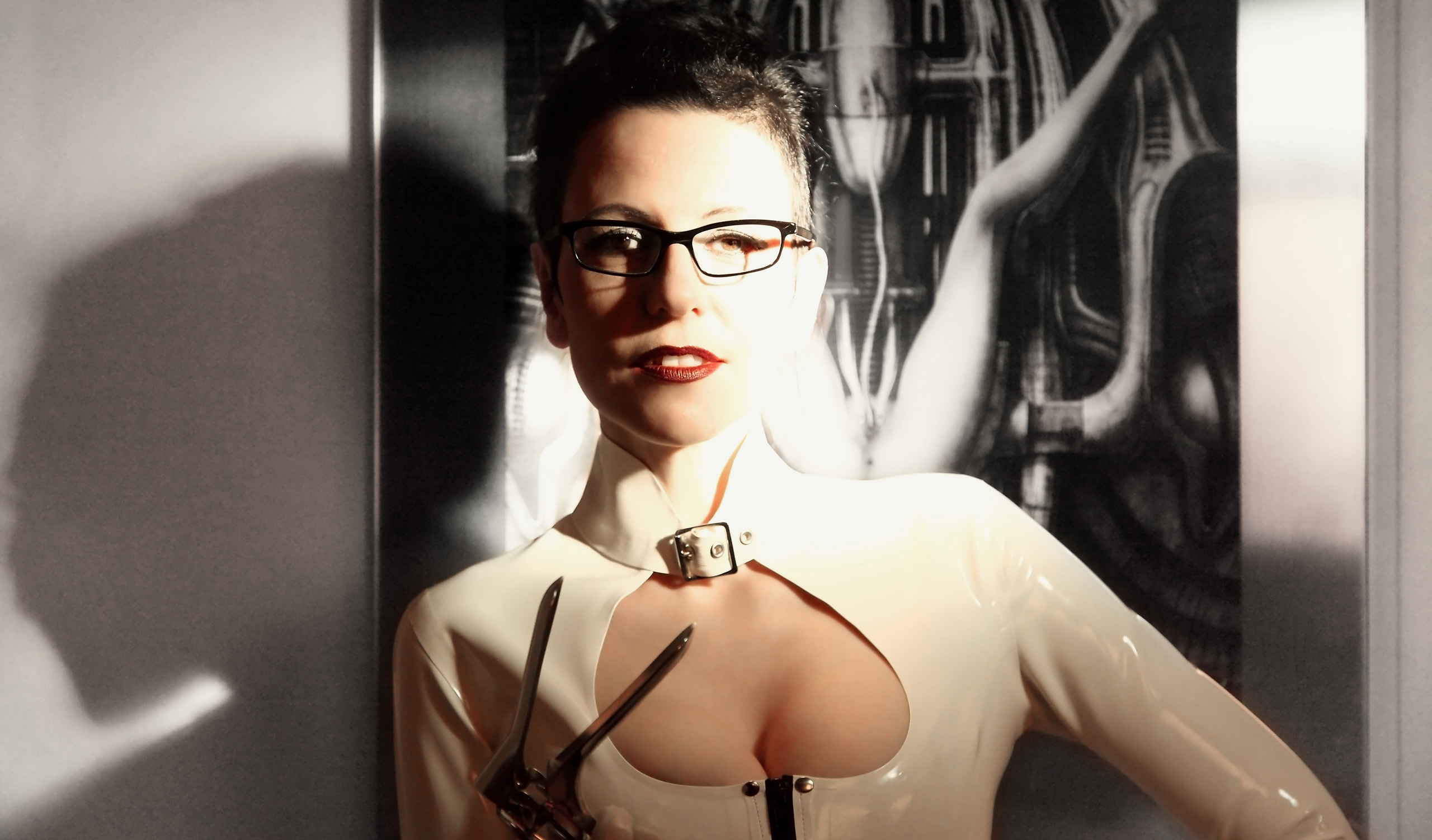 Programm - Latex Klinik BDSM Fetisch HEAVY RUBBER Domina Schweiz