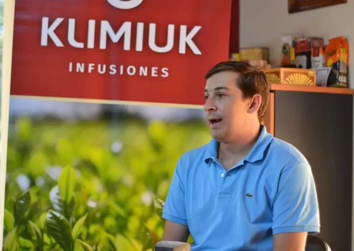 Jonathan Klimiuk advierte que el té misionero se está quedando fuera de los mercados