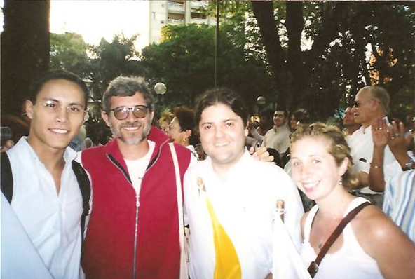 Con el Padre Juan Carlos en la defensa de la constitución y la democracia