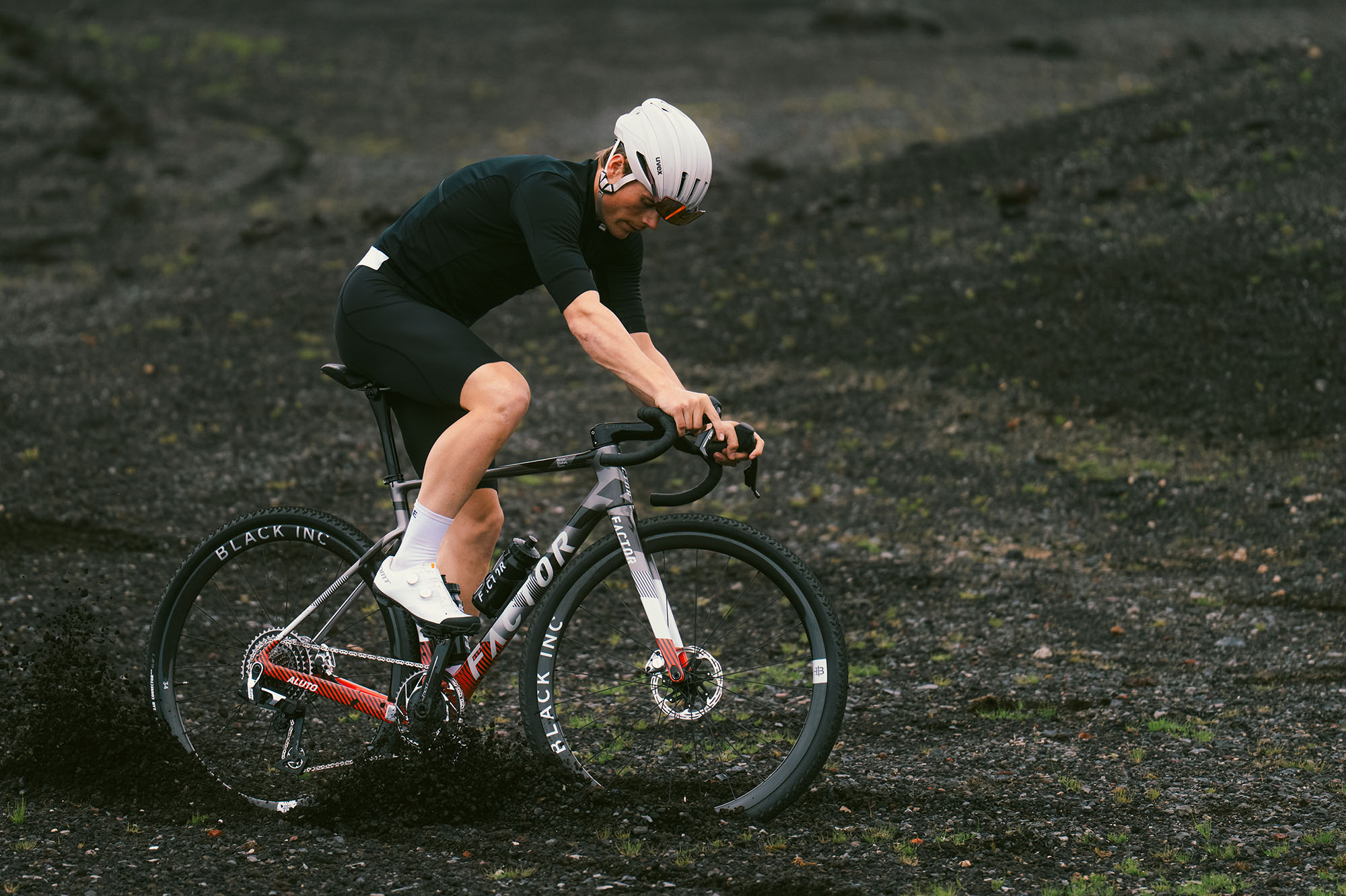 Factor bringt Gravelbike ALUTO an den Start