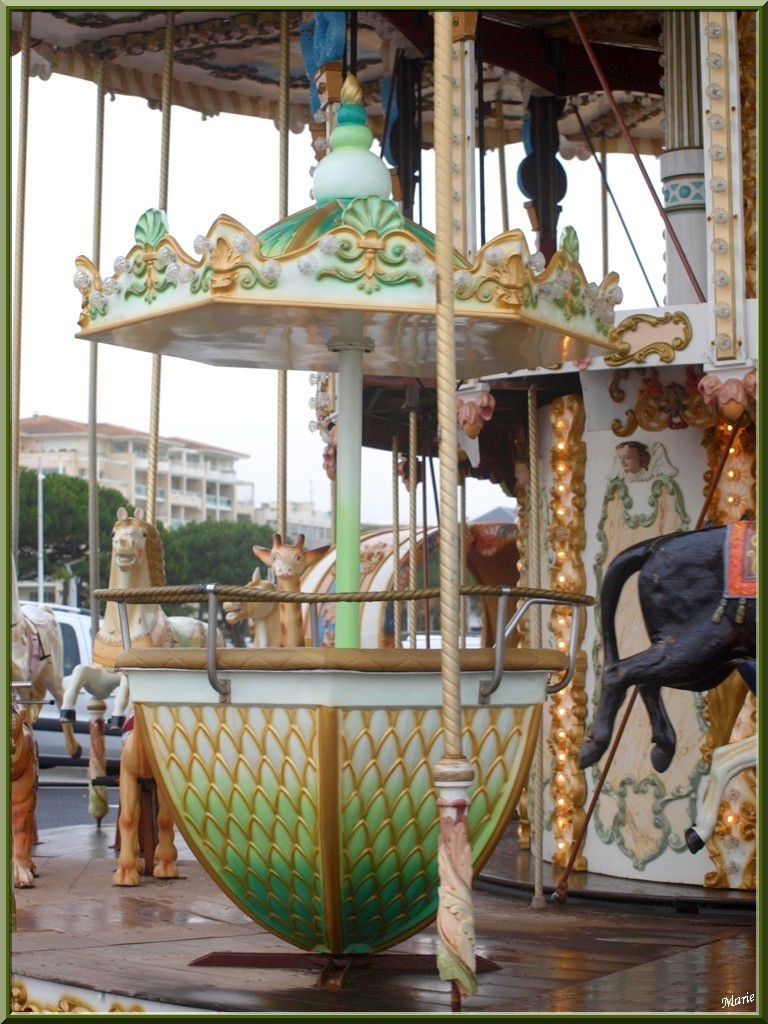 Le Carrousel 1900 à la jetée d'Eyrac à Arcachon, "Ville d'Eté