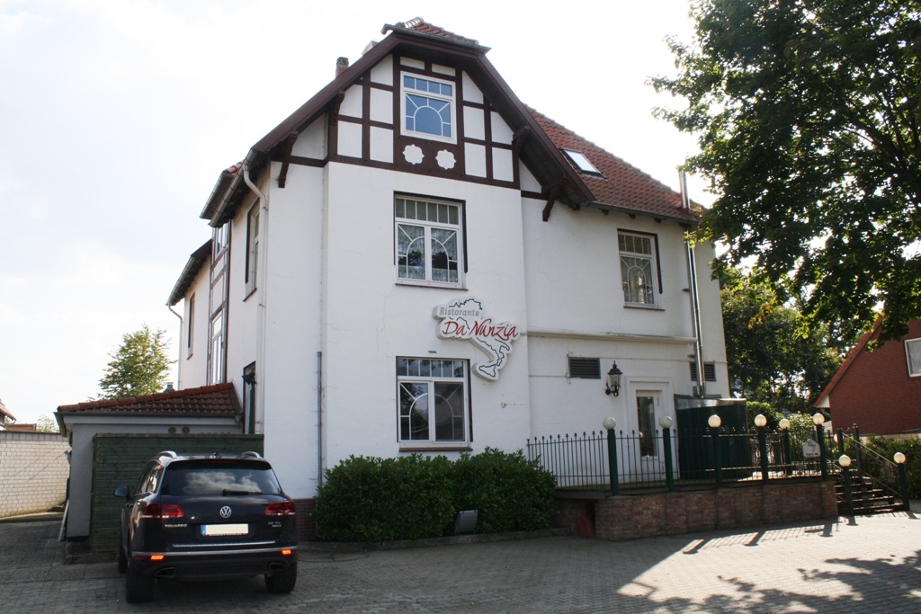 Wohn- und Geschäftshaus in Uetze