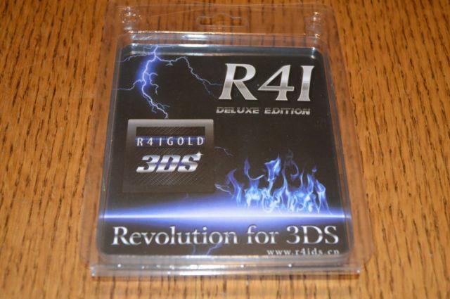 R4i Gold 3DS deluxe édition/supporte les jeux 3ds