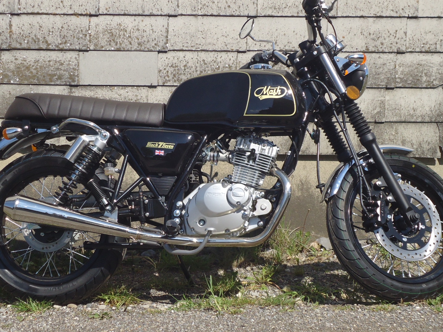 Mash 125 Black Seven schwarz-gold