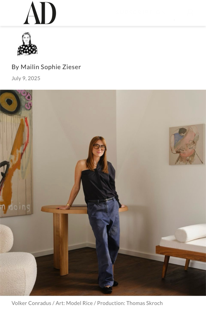 AD MAGAZIN - Lena Lademann in her apartment in Düsseldorf-Oberkassel
