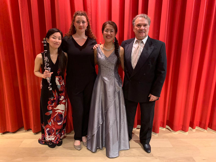 v.l. Frau Omukai, Frau Werhahn, Brummer und Herr Todorov 左から大向氏、Werhahn氏、ブルマー そしてTodorov氏