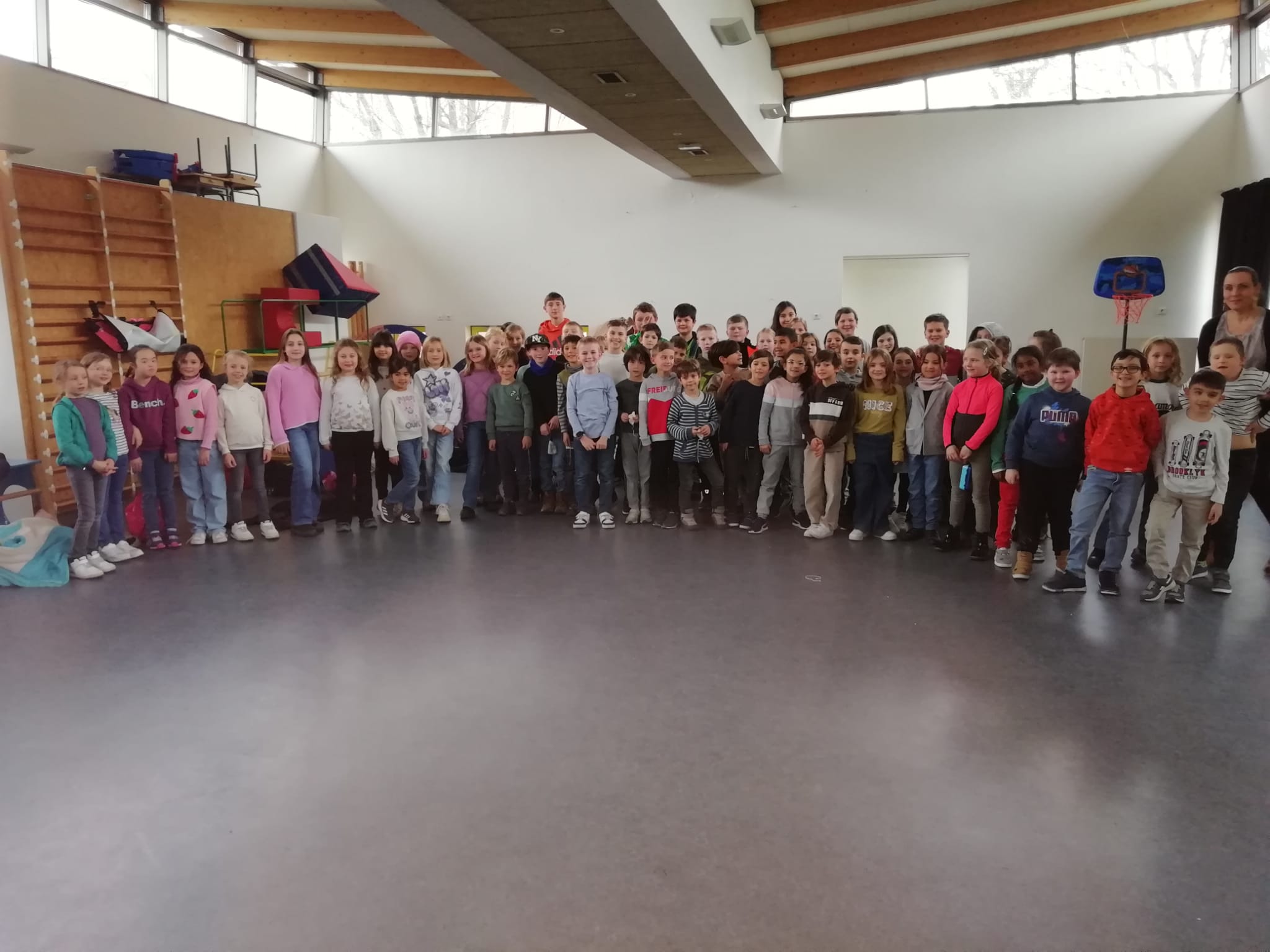 Klasse 3 und 4 zu Besuch bei der Austauschklasse in Ostheim