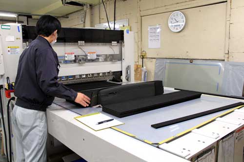 機械点検、加工準備