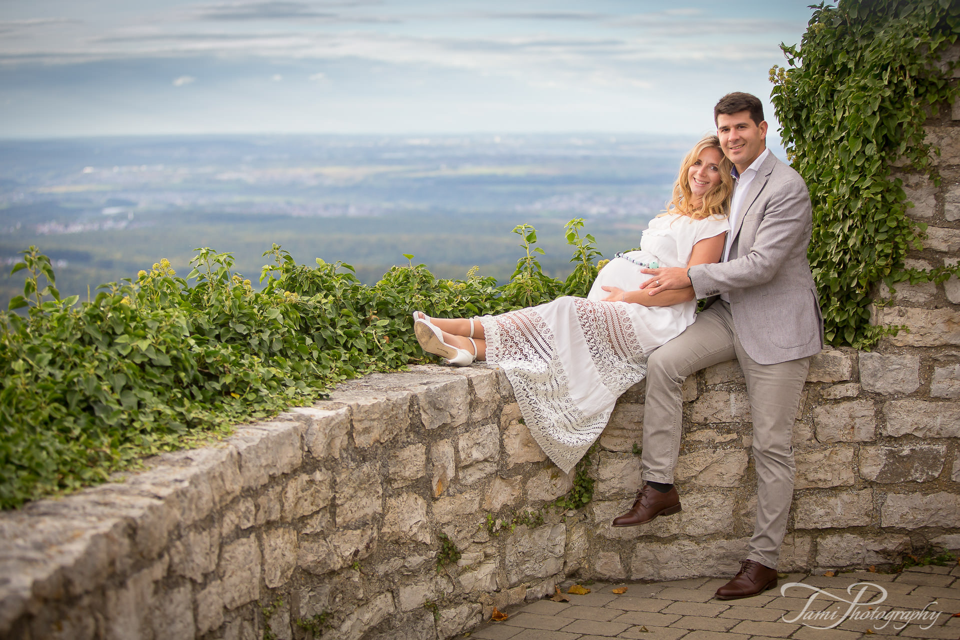 Babybauch Shooting in Freien, Burg Hohenneuffen