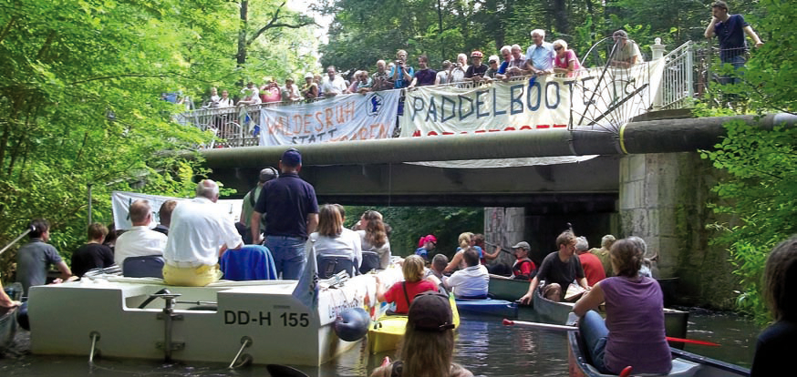 Gemeinsamer Protest der Naturschutzverbände gegen Motorboote im Floßgraben. Foto: Philipp Steuer