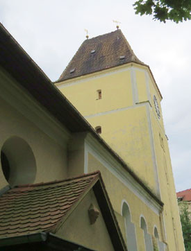 „Lebensraum Kirchturm“: die Stephanuskirche in Mockau. Fotos: Karsten Peterlein