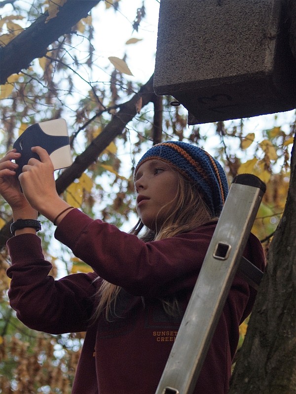 Selfi mit Nistkasten - das gibt es nur beim NABU!</p>Foto: Kirstin Hesse