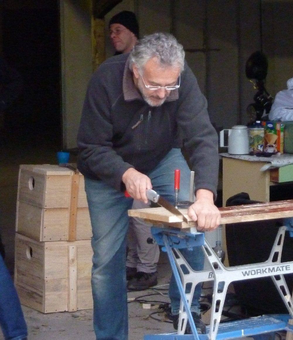 Claus Reinhardt vom NABU - handwerklich geschickte Helfer sind immer gefragt, bitte beim NABU melden! Foto: Karsten Peterlein