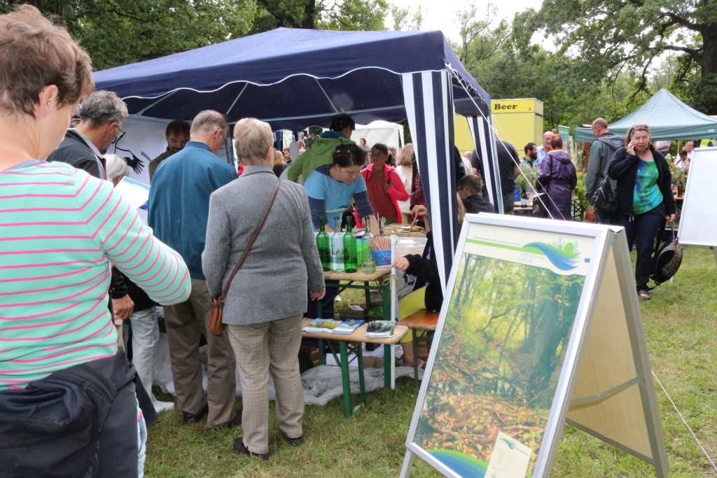 Der NABU Leipzig betreute zusammen mit dem NABU-Projektteam 'Lebendige Luppe' einen gemeinsamen Informationsstand. Foto: Maria Vitzthum 