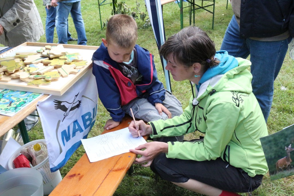 Besondere Mitmachangebote hatten die Naturschützer für Kinder vorbereitet. Foto: Maria Vitzthum 