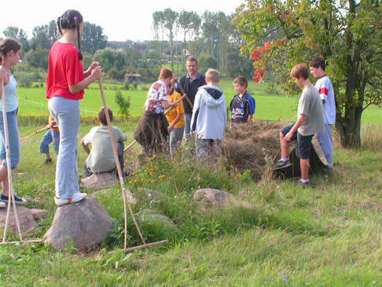 Pflegeeinsatz am Steinertsberg. Foto: NABU Plaußig