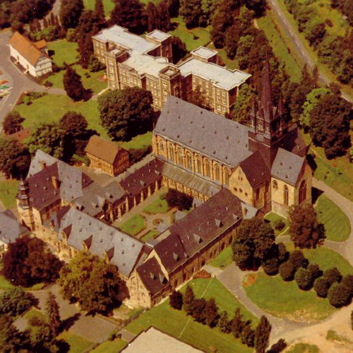 Kloster Haina in der Nähe des Gasthofs "Zum Hohen Lohr" in Battenhausen; landschaftlich schön gelegen im Naturpark Kellerwald-Edersee in der nordhessischen Grimmheimat
