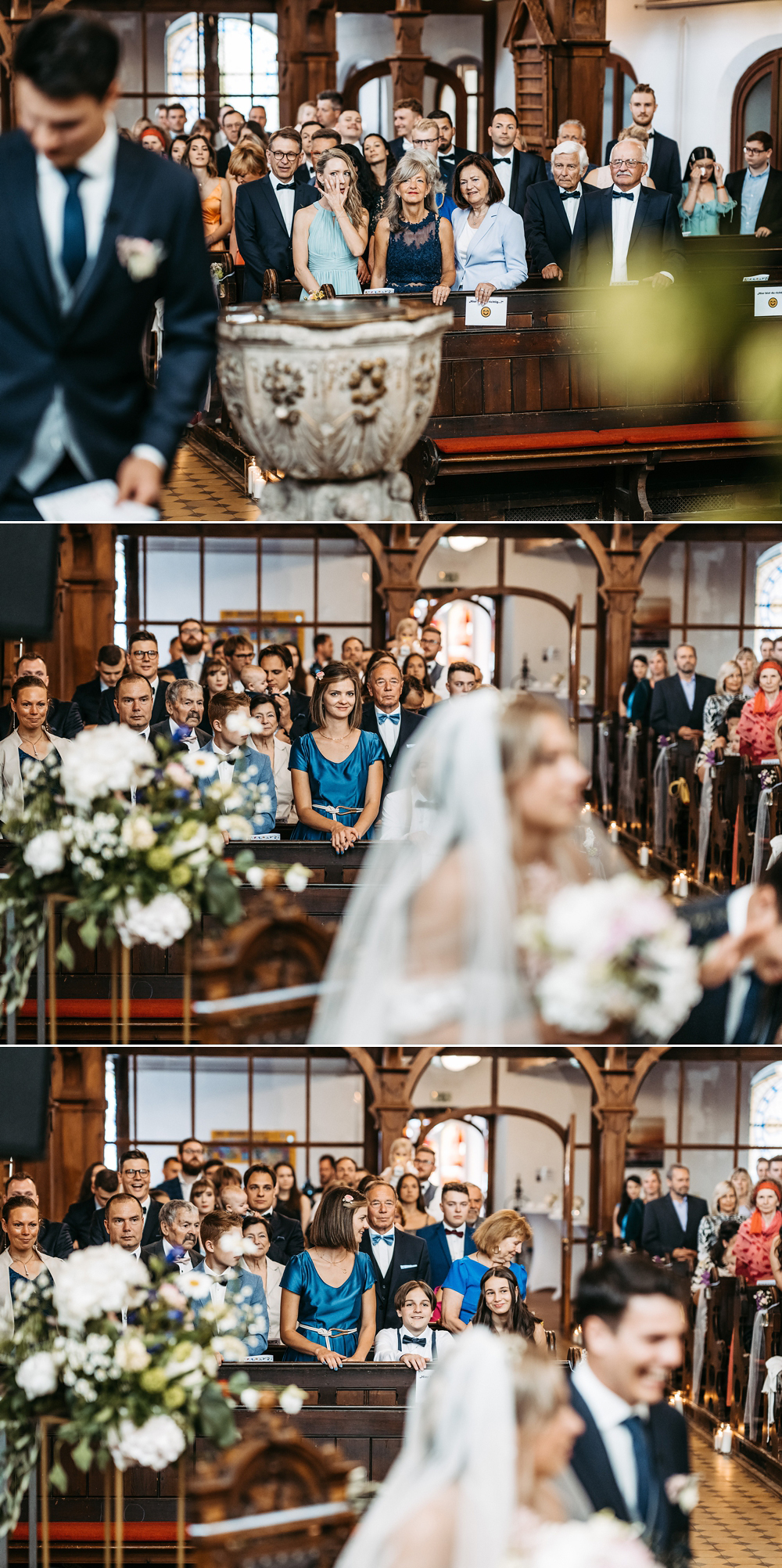 Amely wischt sich eine Freudenträne aus dem Gesicht während eines emotionalen Liedes in der Kirche.