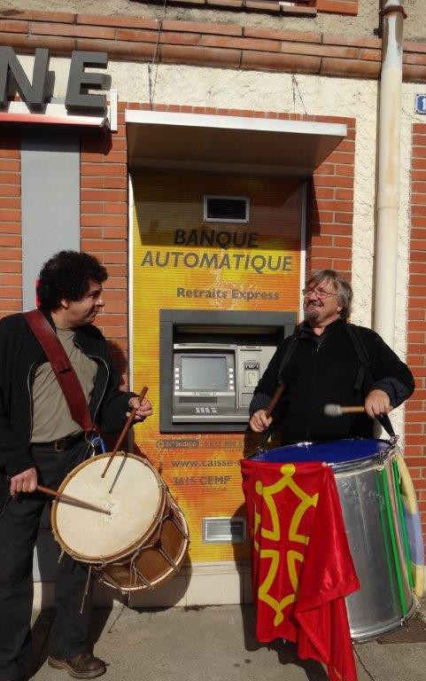 Jean-Michel OGIER, Gilles ROUGEYROLLES aux tambours - Bassacada à Fête du Figuier 20/10/2013