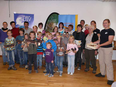 Gruppenbild am Schluss der Veranstaltung mit Hanne Summer und Ruth Waas (1. und 2. von rechts) und Hartmut Schmid (3. von links)